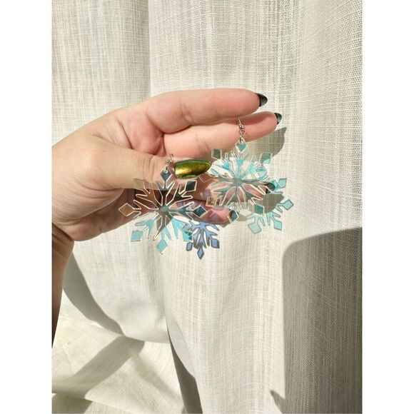 Iridescent blue frosty Christmas holiday snowflake dangle earrings - Picture 4 of 5